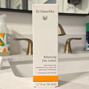 Dr. Hauschka Balancing Day Lotion
